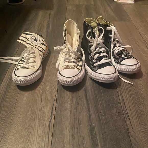 White and Black Women’s Converse - Picture 1 of 6